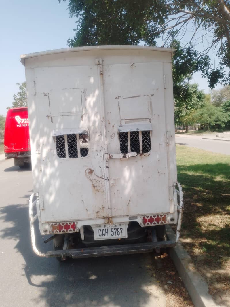 pickup  close caban 1