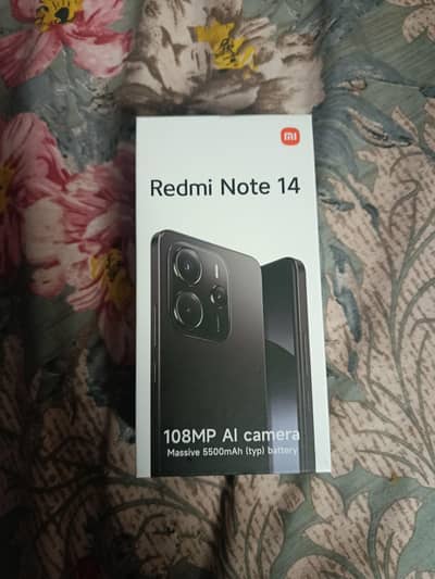 7 months lime green Ghar ma use howa ha bilkuil thk ha new phone ha