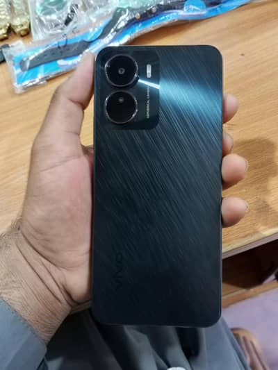 vivo y16