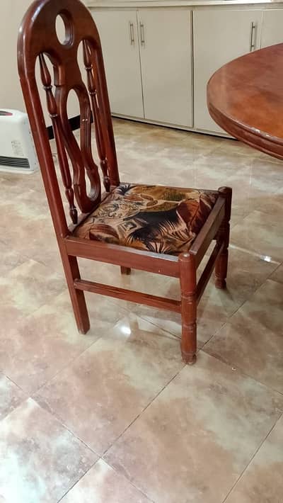 6 seater solid wood round dining table