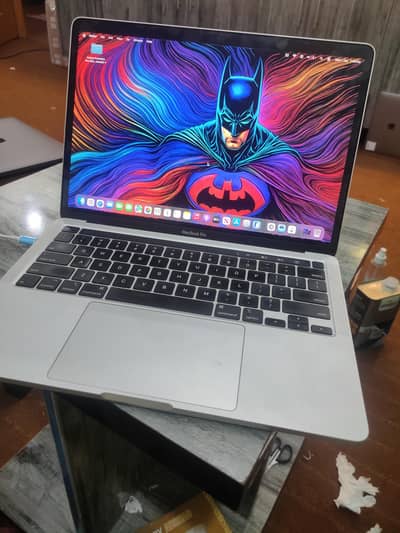 MacBook pro core i5 16gb RAM 512 SSD 13inch touch bar touch id 2020