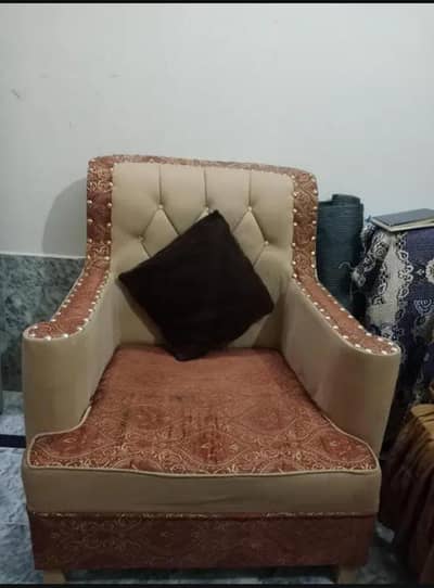 Comfortable 5 Seater Sofa Set – Well Maintained