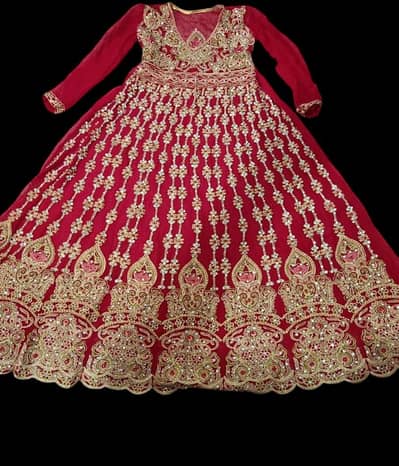 Bridal lehnga dress and jewellery for sale only 2 hours used