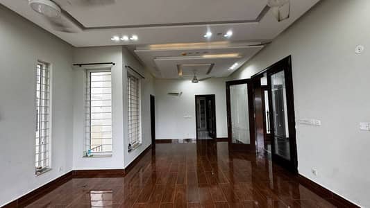 Ideal Family Living | Secure Environment DHA Phase 6