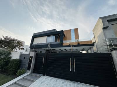 DHA Phase 6 Spacious House Available For Rent