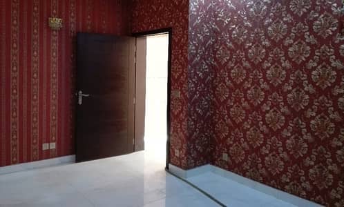 A Facing Park 3 Kanal House Is Up For Grabs In Model Town