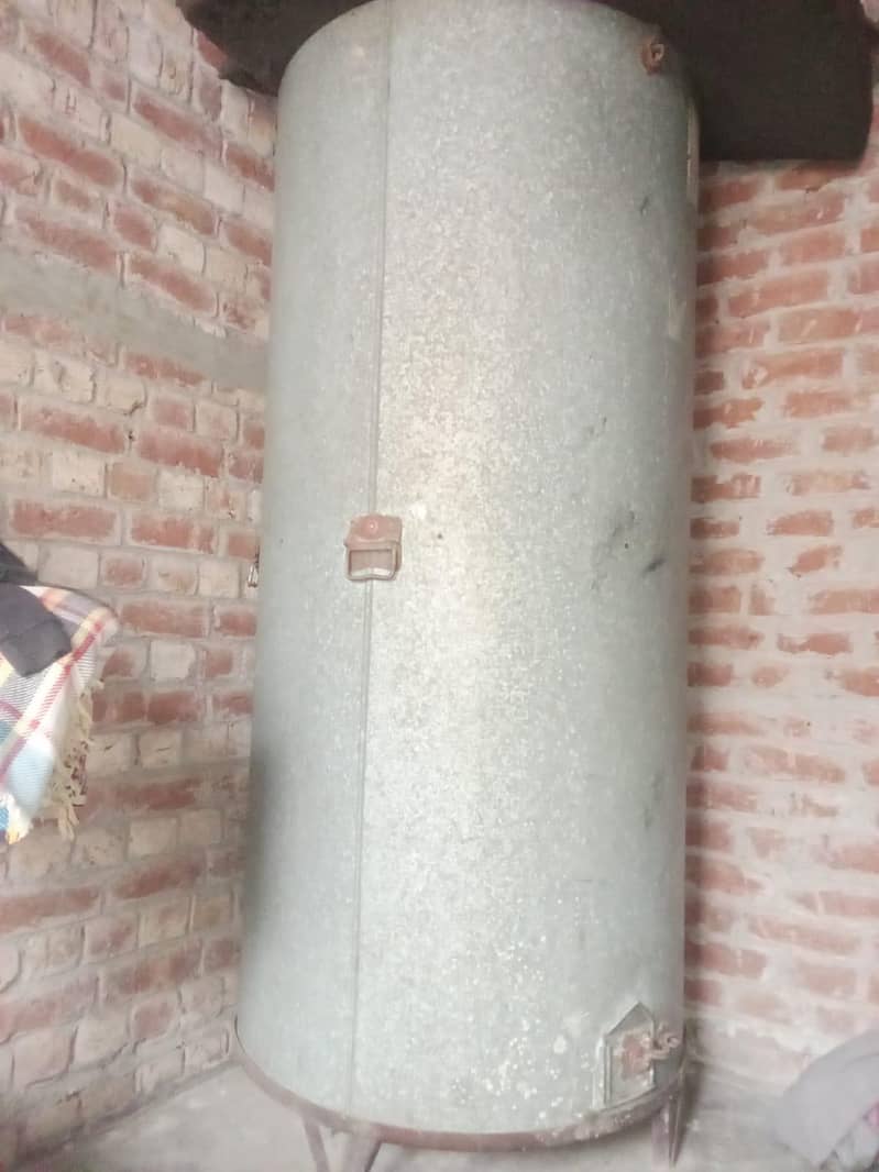 ایک عدد 30 من گندم کے لیے بھڑولا برائے فروخت ہے بلکل صاف ستھرا 0