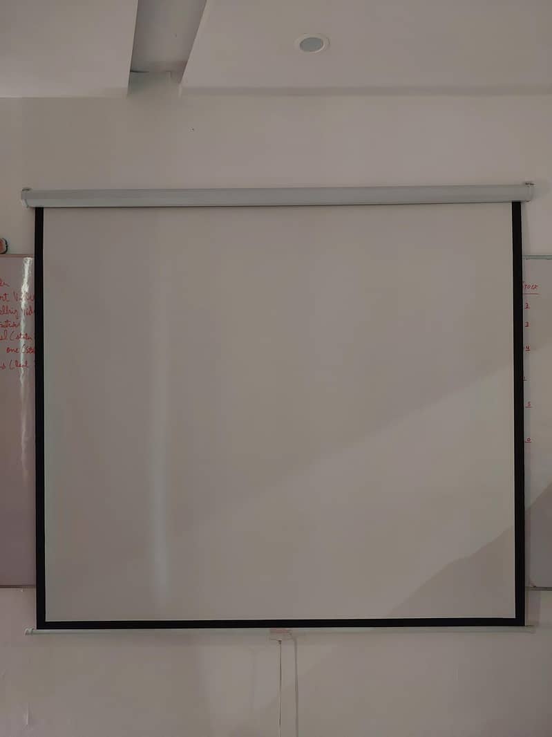 Projector & Screen 5