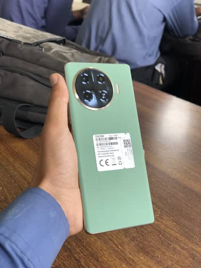 Tecno spark 20 pro plus