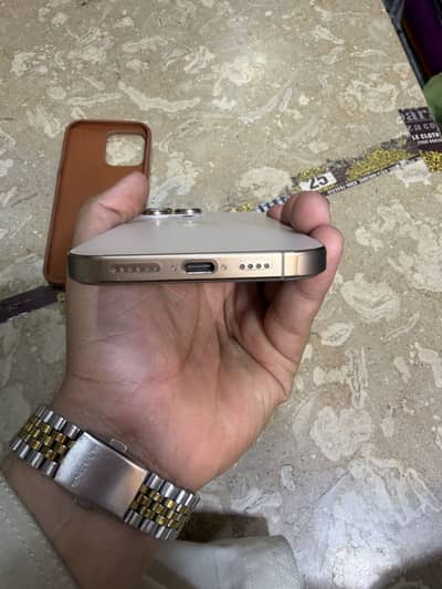 16 pro max Desert 256 Gb