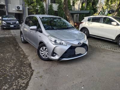 TOYOTA VITZ HYBRID 2017/2021 SILVER IN CANTT FULL OPTIONS