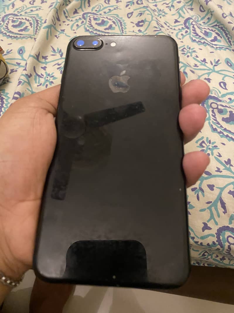 Apple iPhone 7 Plus 1