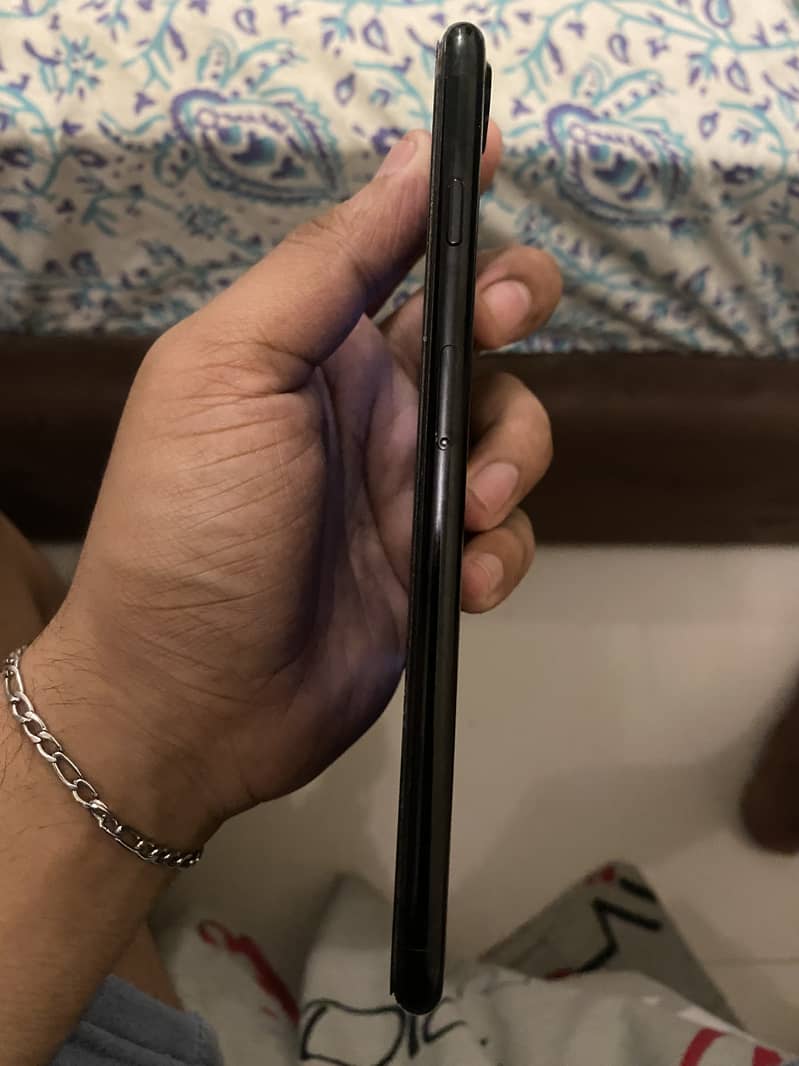 Apple iPhone 7 Plus 4