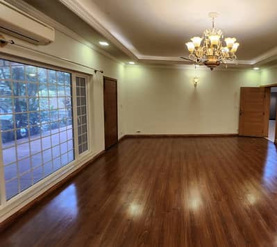 Prime Location Luxury 6 Bedroom House