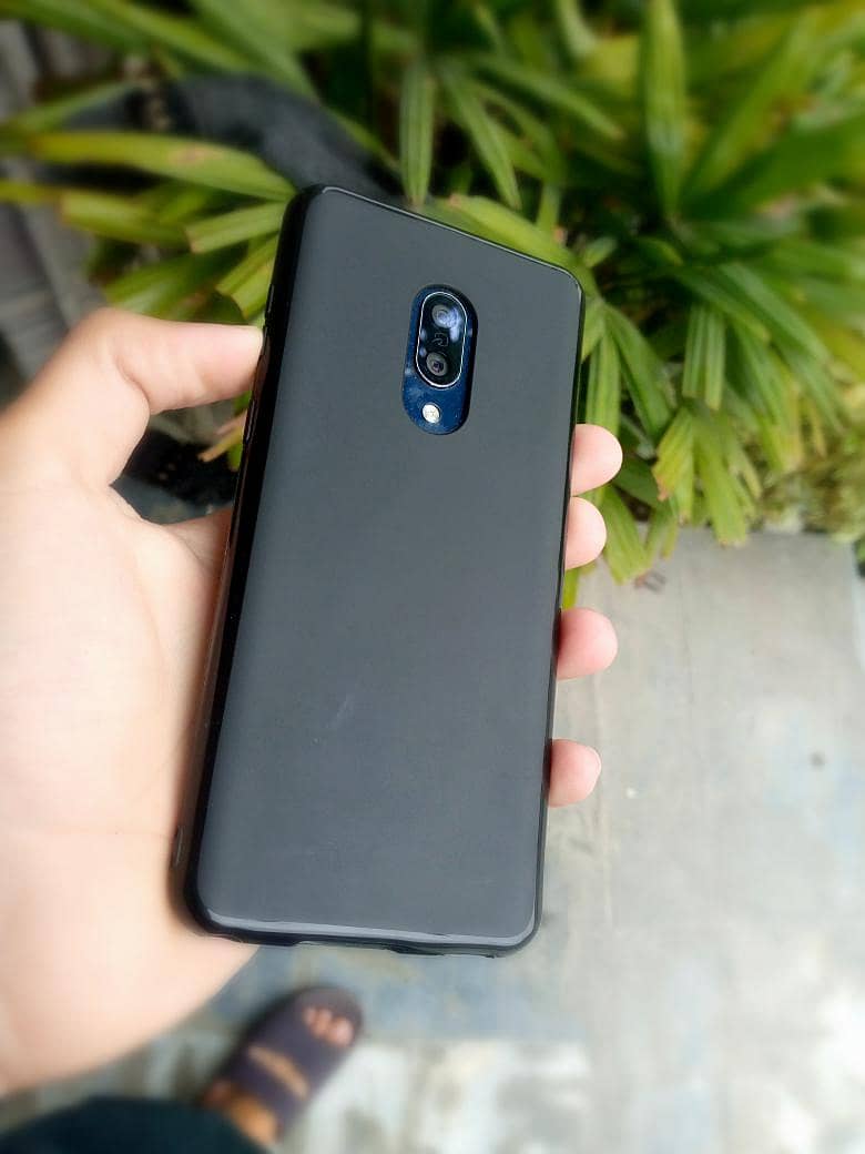 Sharp Aquos Zero 2 1