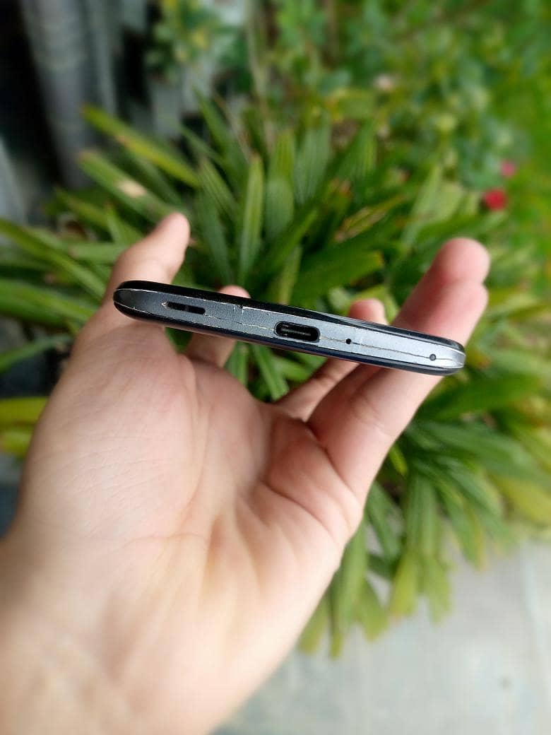 Sharp Aquos Zero 2 3