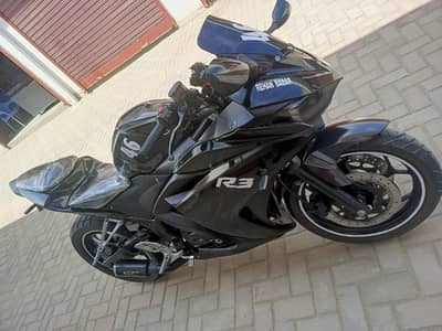 YAMAHA R. 3