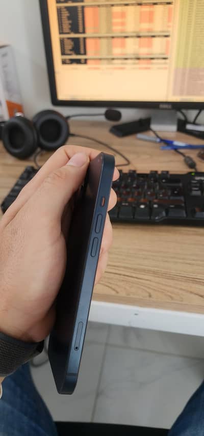 Apple iPhone 13 - 128Gb / Black / LLA Model / 99% Battery Health