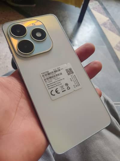 Tecno spark 20 8/256