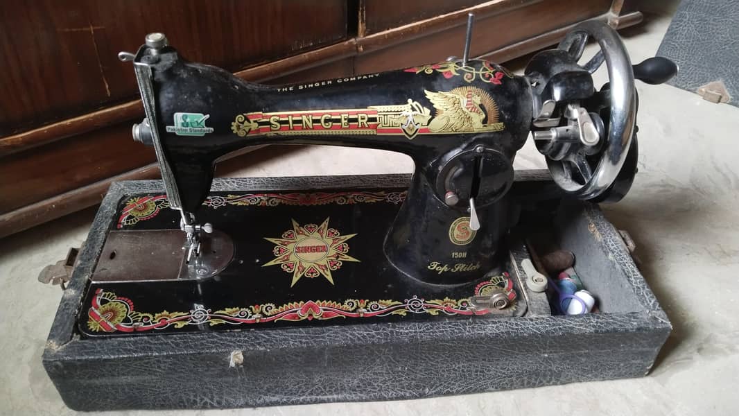 Singer Sewing Machine 0