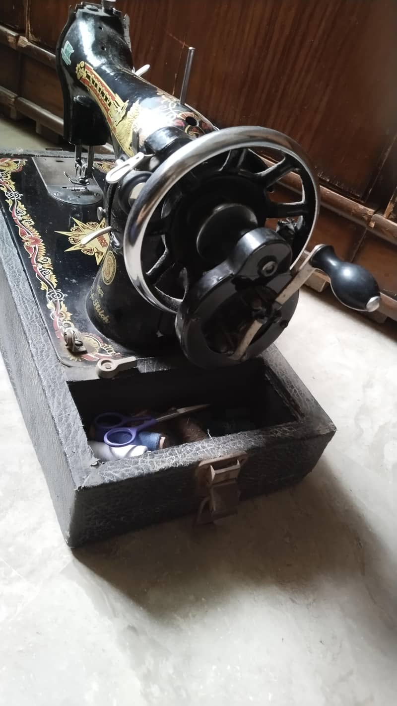 Singer Sewing Machine 2