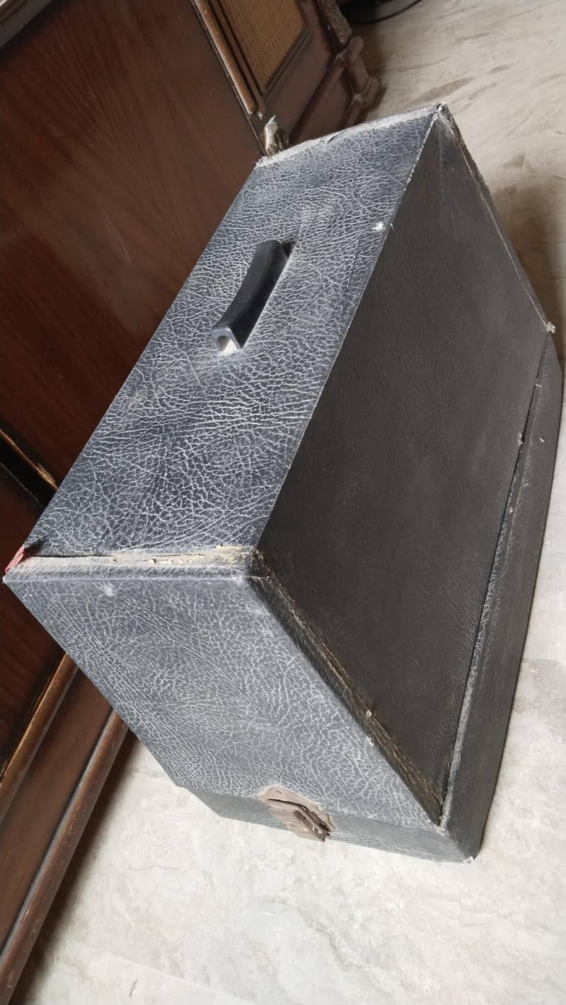 Singer Sewing Machine 4