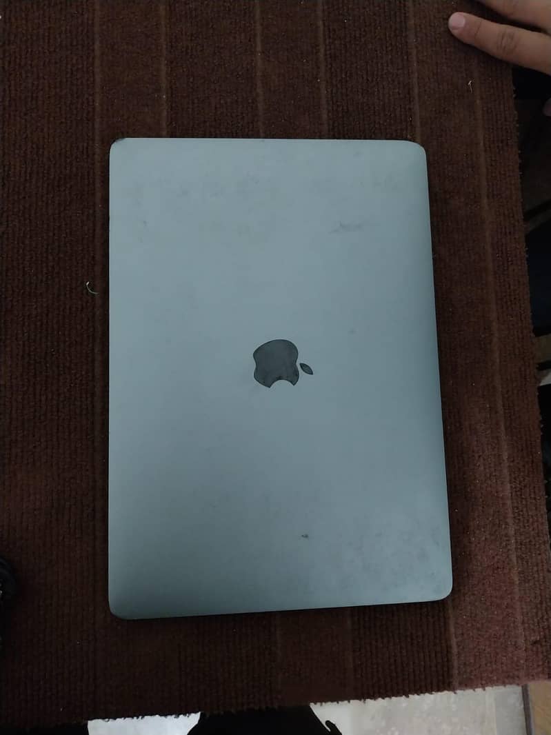 Apple mac i7 2018 model touchbar 4