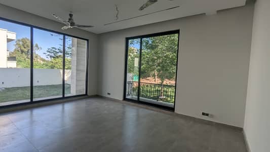 FOR RENT Designer Brand New Triple Storey 7Beds With Swimming Pool in F_7/4