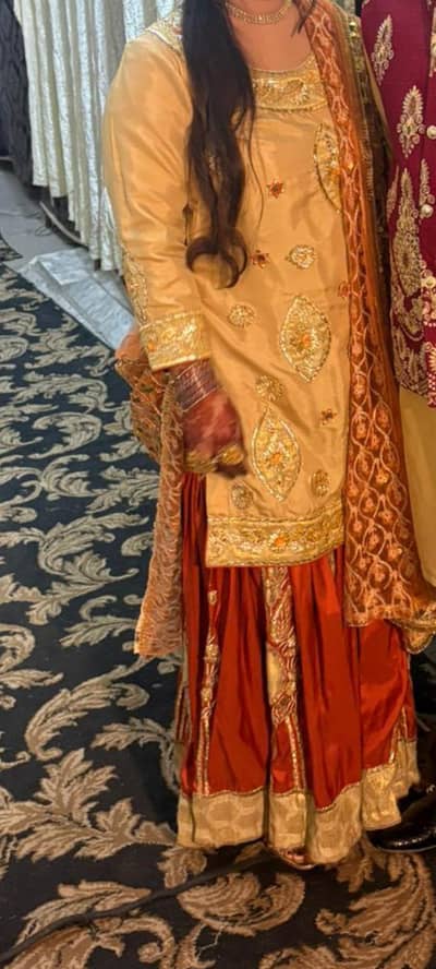 mehndi dress for urgent sale 5000