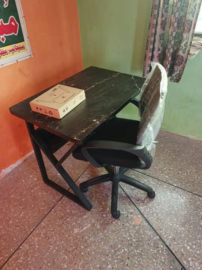 Office Chair and  Table - Good  Condition