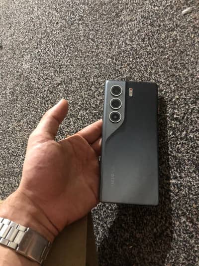 Tecno camon 40 pro