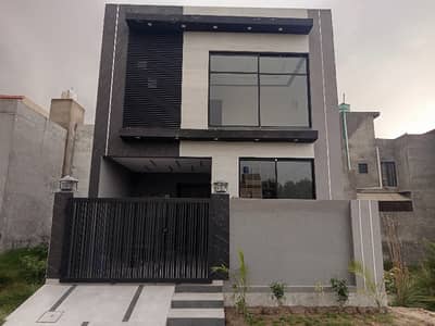 Formanities Housing Scheme - Block N Prime Villas House For sale Sized 5 Marla