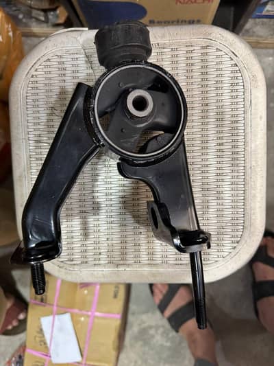 ENGINE MOUNT XLI 2010 UP