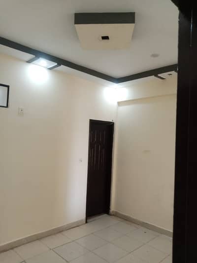 Chance Deal Gwalior Society 2 Bed DD 90 Square Yard Sweet Water Gas Available No Load Shedding Near To Park And Masjid