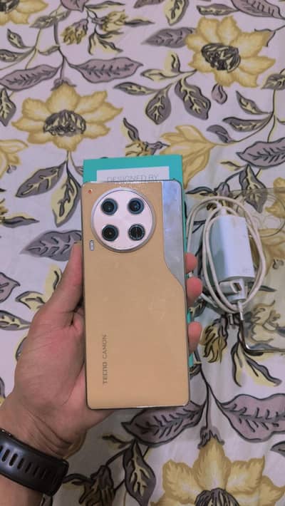 Techno Camon 30 Full box