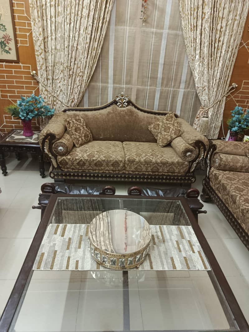 solid sofa chinioti style 4