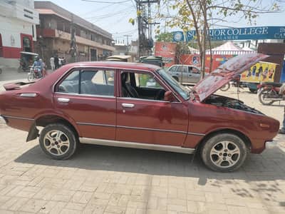 1978 model gari hai Sari tyar hai. .