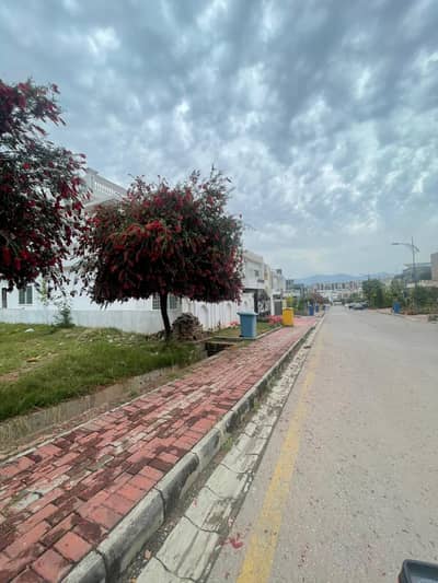 1 kanal Plot available C kanal Bahria Enclave