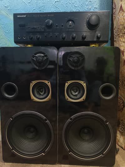 10 Inches 2 Speakers and One Big Japani Amp220 for Urgent Sale