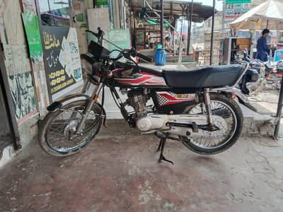 Honda 125 black color