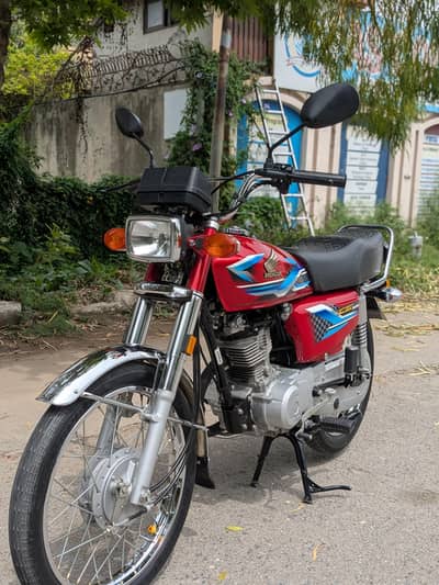 Honda 125  neat clean condition