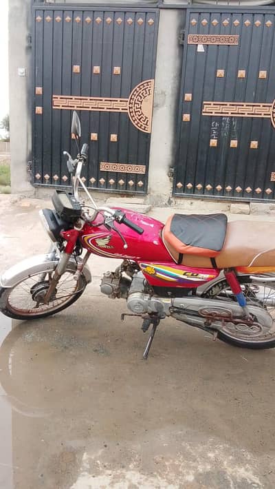 Honda 70cd 2015