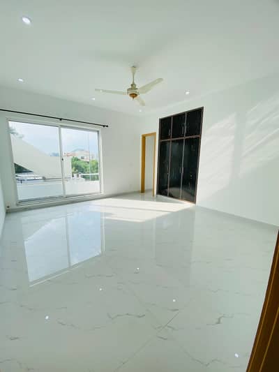 Upper Portion For Grabs In 10 Marla Islamabad