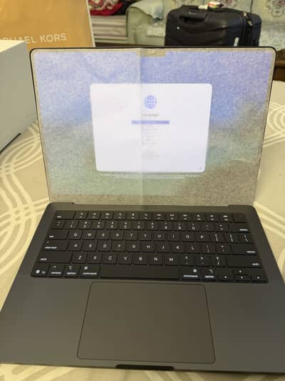 MacBook Pro M5 16/512