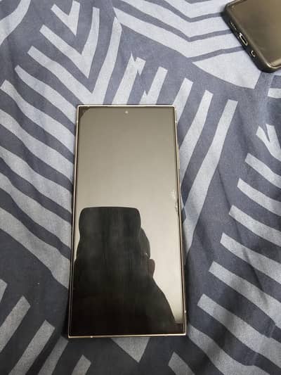 Samsung S24 Ultra – Scratchless Condition