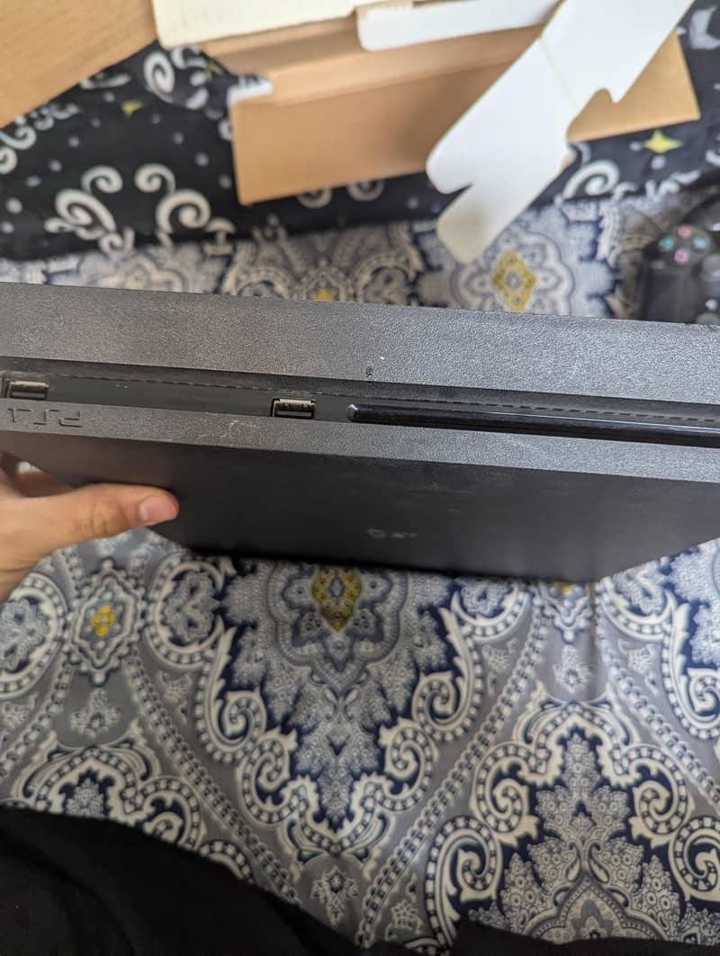 ps4 slim 4