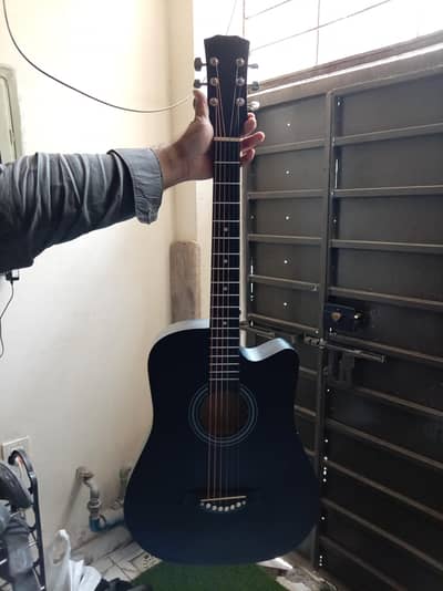 Acoustic Guitar Black + Bag + 3 Extra Picks – Excellent Condition