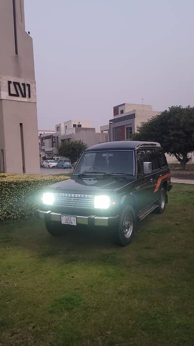 Mitsubishi pajero Exceed 2.5D