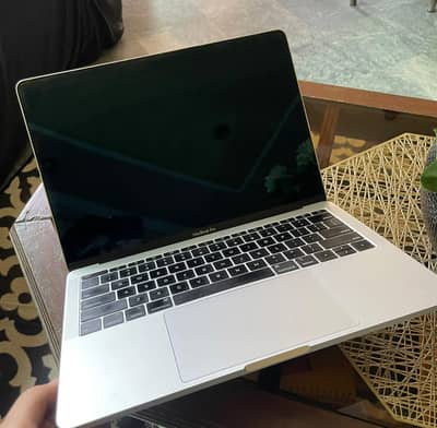 Macbook Pro 2017 13" | i5 | 16/256 GB