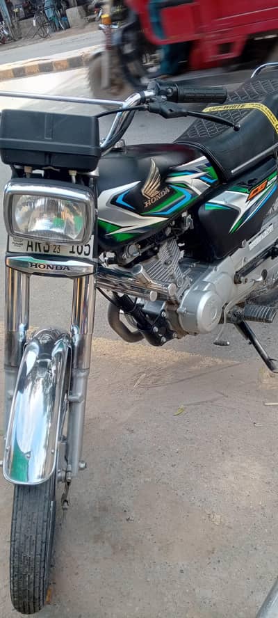 03161761124whatsapp only